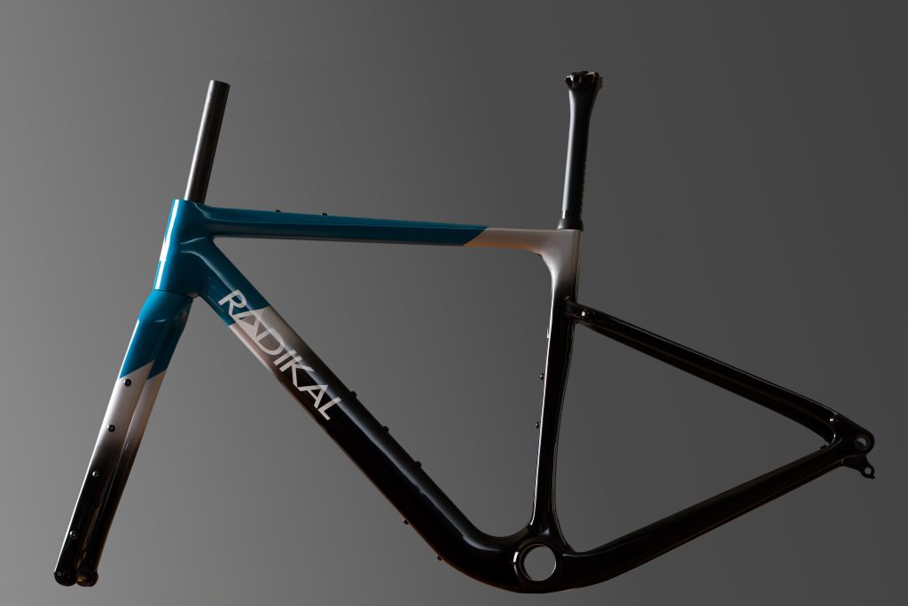 Rower gravelowy RADIKAL Evento Full Carbon